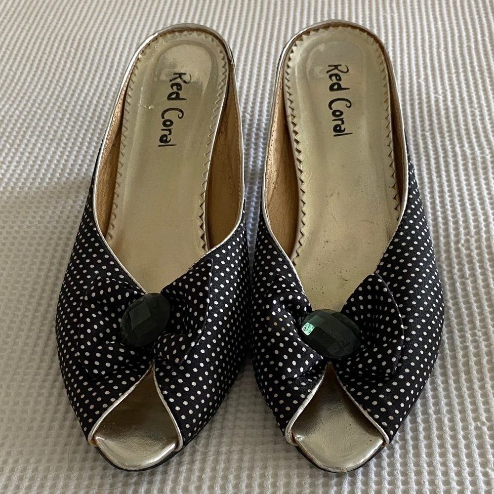 Vintage Peep Toe Black & White Polka Dot Kitten Heel Mules. Bow & gold accents